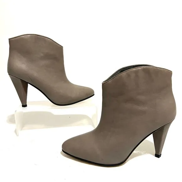 ALIAS MAE Size 6.5US 37EU  Taupe Gray Heeled bootie boots