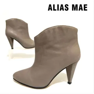 ALIAS MAE Size 6.5US 37EU  Taupe Gray Heeled bootie boots