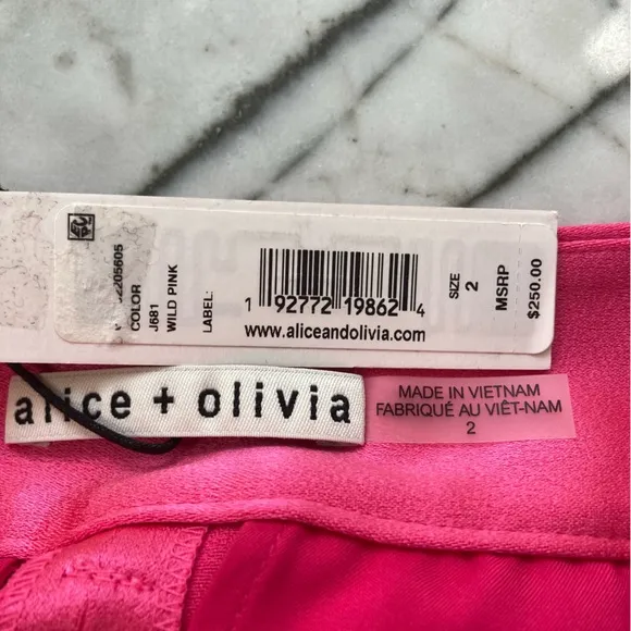 ALICE AND OLIVIA Eric Wild Pink Satin Bermuda Knee Length Dress Shorts NWT