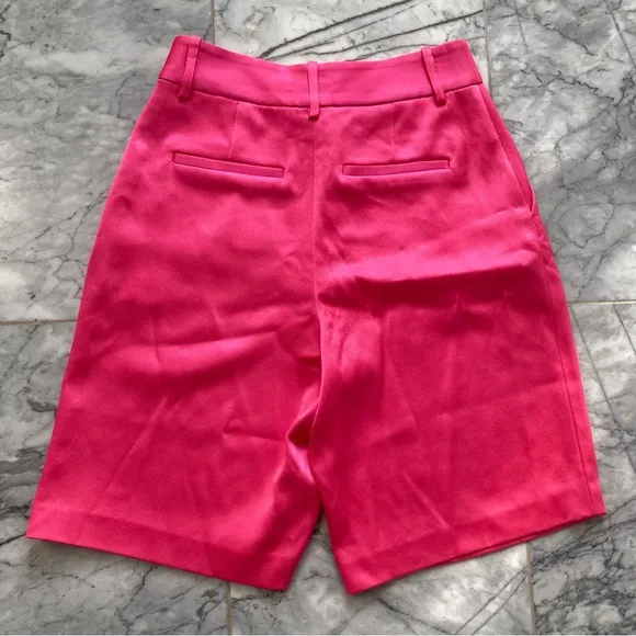 ALICE AND OLIVIA Eric Wild Pink Satin Bermuda Knee Length Dress Shorts NWT