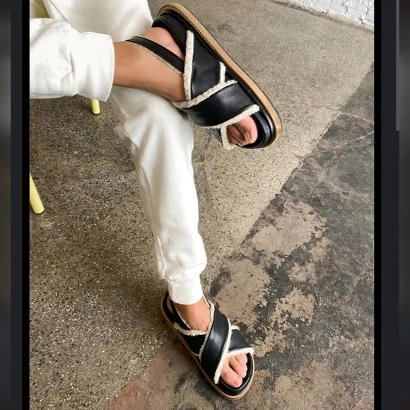 ALOHAS 41 / 10  Marshmallow Leather Sandals Shoes Fuzzy Black Leather Platform