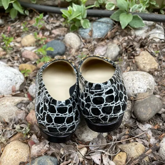 Amalfi by Rangoni Flats Made in Italy. Size 8 1/2 M.