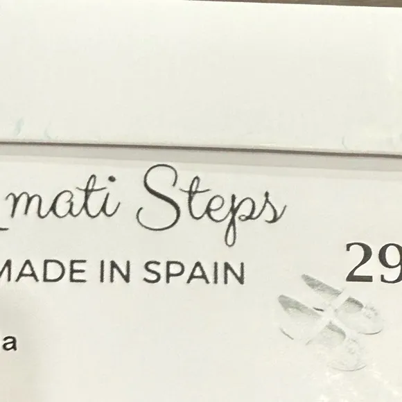 AMATI STEPS White Kids Sofia  shoes with Bow and Pearl Detail NWT