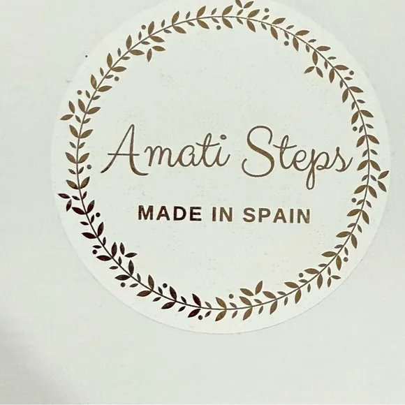 AMATI STEPS White Kids Sofia  shoes with Bow and Pearl Detail NWT