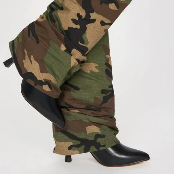 &quot; CAMOUFLAGE IT UP &quot; Knee High Overlay Boots - Camouflage ( BRAND NEW !!…