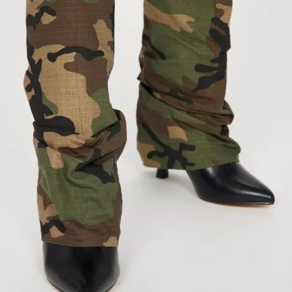 &quot; CAMOUFLAGE IT UP &quot; Knee High Overlay Boots - Camouflage ( BRAND NEW !!…