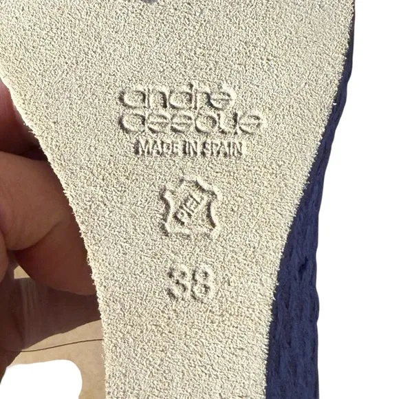Andre Assous Anfisa size 8 Tan and Cream espadrille Wedge Sandals clear bands