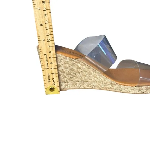 Andre Assous Anfisa size 8 Tan and Cream espadrille Wedge Sandals clear bands