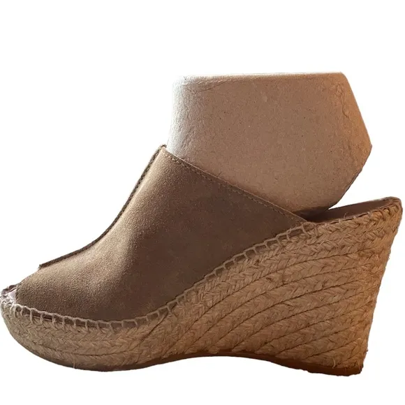ANDRE ASSOUS Hand-Sewn Tan Sueded Mule Wedges - Size 7.5/Euro 38