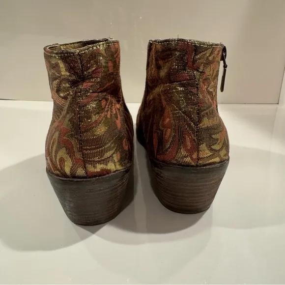 Anthropologie Kalessi Flat Booties by Very Volatile Women’s Size 8