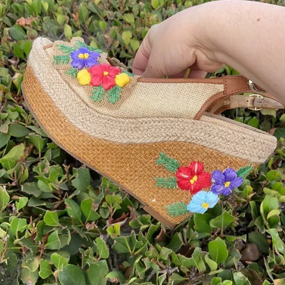 ANTHROPOLOGIE POETIC LICENSE PETAL PUSHER ESPADRILLE PLATFORM WEDGES SZ 8 FLORAL