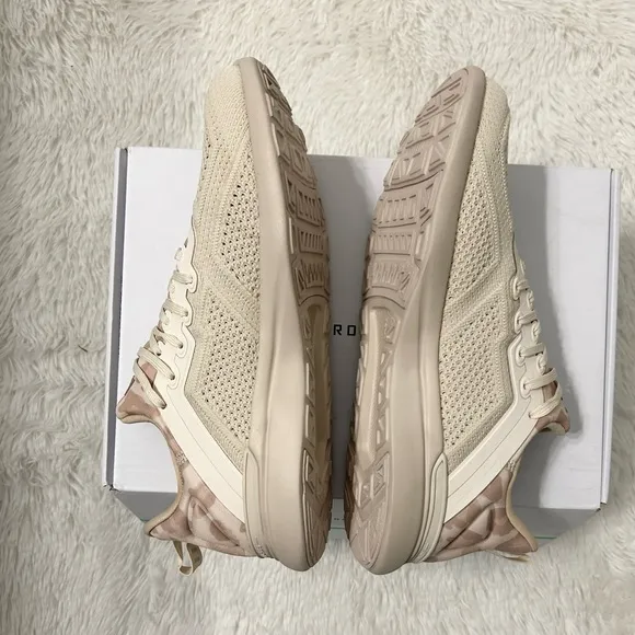 APL: Athletic Propulsion Labs Women’s Techloom Tracer Sneakers