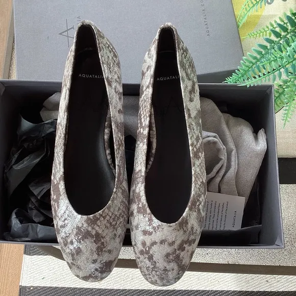 AQUATALIA CIERRA LEATHER METALLIC SNAKE EMBOSSED WEATHERPROOF FLATS NWT SZ 5