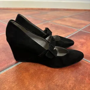 Aquatalia Suede Buckle Strap Closed-Toe Wedges Size 9