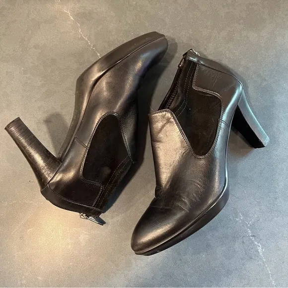 Aquatalia sz 7 black leather suede heeled ankle boots