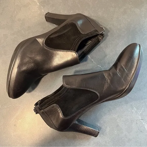 Aquatalia sz 7 black leather suede heeled ankle boots