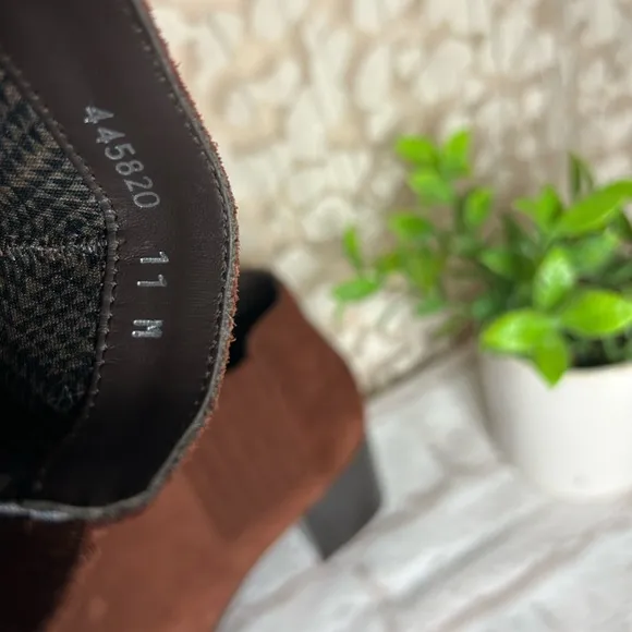 AQUATALIA Weatherproof Block heel bootie Ginger Suede leather Ankle boot Sz 8.5