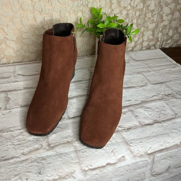 AQUATALIA Weatherproof Block heel bootie Ginger Suede leather Ankle boot Sz 8.5