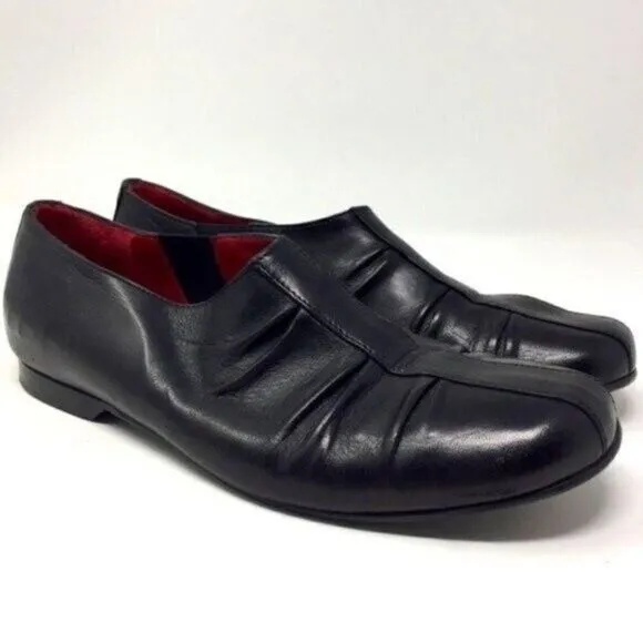 Arche womans black leather flats 7.5M BoxS