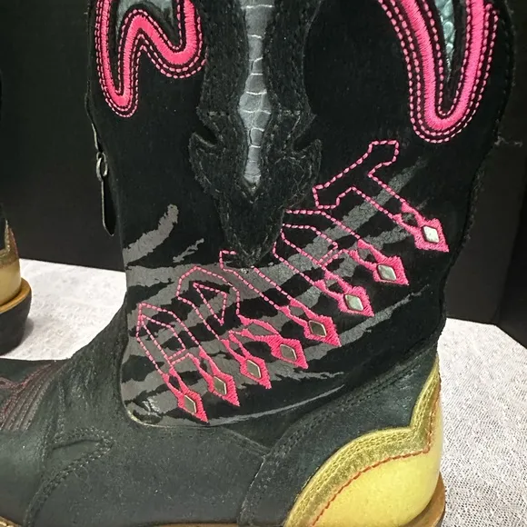 Ariat Women's Western Black and Pink Heeled Boots