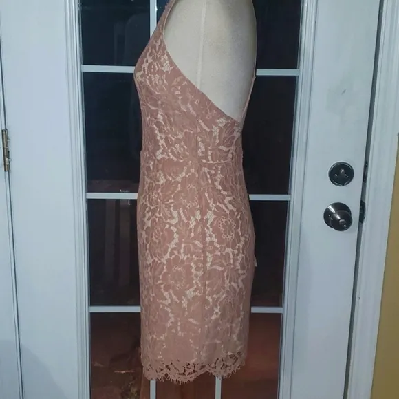 ASTR THE LABEL THE LACE MIDI DRESS/BACKLESS/CRISS CROSS ADJUSTABLE STRAPS