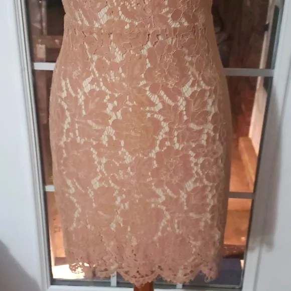 ASTR THE LABEL THE LACE MIDI DRESS/BACKLESS/CRISS CROSS ADJUSTABLE STRAPS