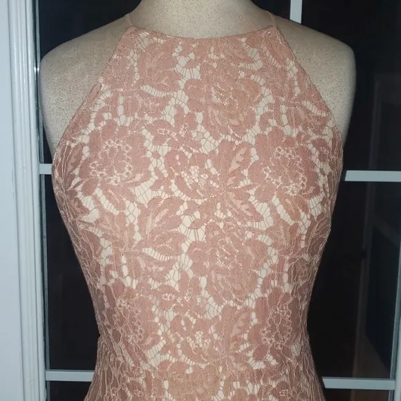 ASTR THE LABEL THE LACE MIDI DRESS/BACKLESS/CRISS CROSS ADJUSTABLE STRAPS