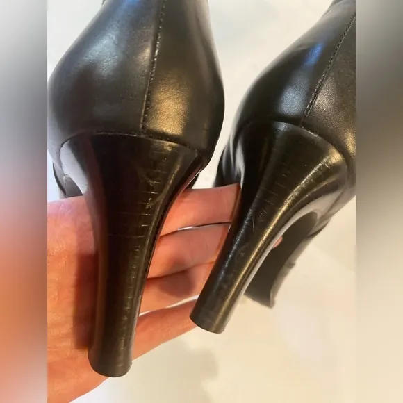 Audrey Brooke~Black Leather Heeled Ankle Boots~Inside Zipper Closure~Size 10M