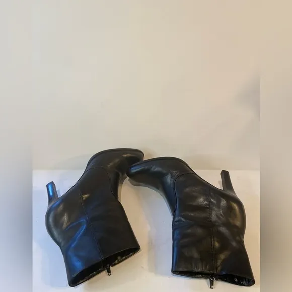 Audrey Brooke~Black Leather Heeled Ankle Boots~Inside Zipper Closure~Size 10M