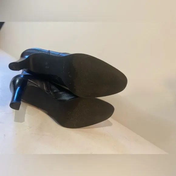 Audrey Brooke~Black Leather Heeled Ankle Boots~Inside Zipper Closure~Size 10M