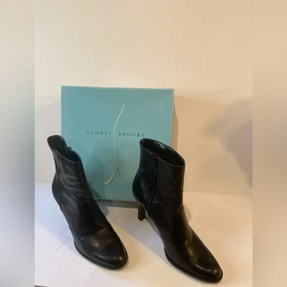 Audrey Brooke~Black Leather Heeled Ankle Boots~Inside Zipper Closure~Size 10M