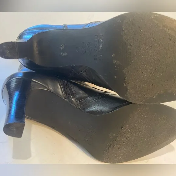 Audrey Brooke~Black Leather Heeled Ankle Boots~Inside Zipper Closure~Size 10M