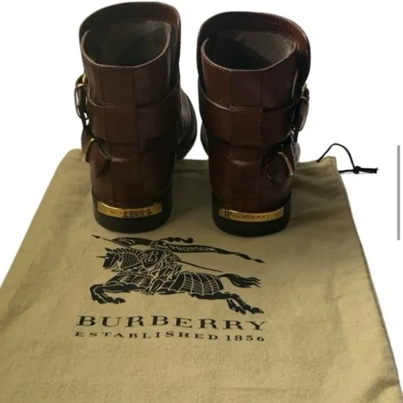 Authentic Burberry brown leather Ankle Boots with box and dust bag