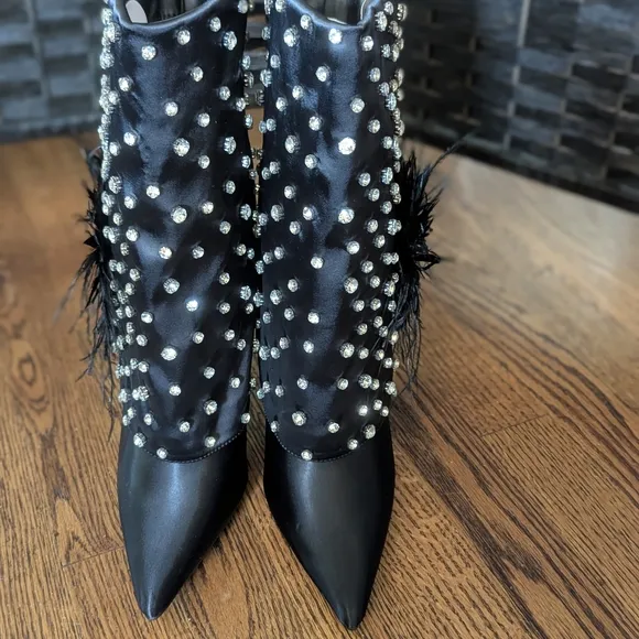 Azalea Wang Black Studded Heeled Boots  Flower Accent 7.5 Fancy NEW w/Box