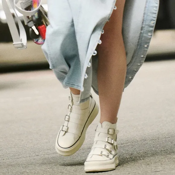 AZALEA WANG White Vegan Leather Fashion Sneakers