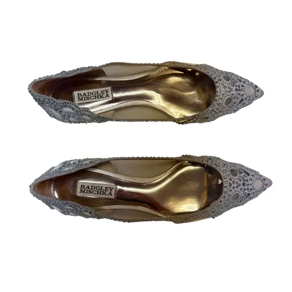 Badgley Mischka Gigi Flat Ivory Satin Pointy Toe Jewel Embellishments Size 7.5