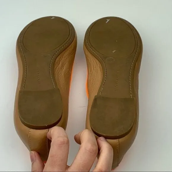 Banana republic flats sz 7 tan leather neon ballet