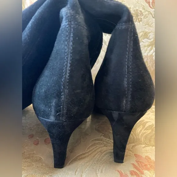 Bandolino Tall Suede Black Heeled Tassle Boots. Size 10