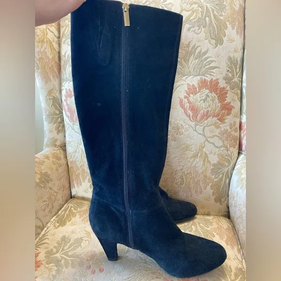 Bandolino Tall Suede Black Heeled Tassle Boots. Size 10