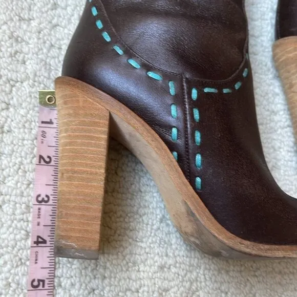 BCBG Max Azria Brown Heeled Leather Western Boots Size 6