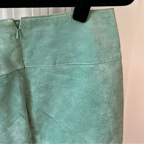 Bebe Vintage Suede Ruffle Slit Knee Length Skirt Mint Green Sz 4