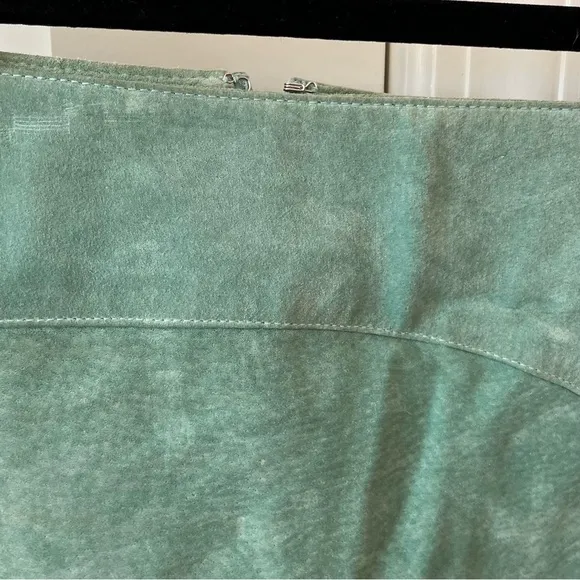 Bebe Vintage Suede Ruffle Slit Knee Length Skirt Mint Green Sz 4
