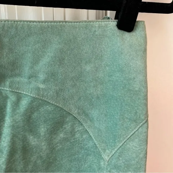 Bebe Vintage Suede Ruffle Slit Knee Length Skirt Mint Green Sz 4