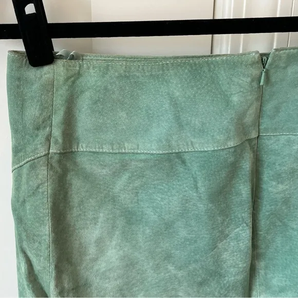 Bebe Vintage Suede Ruffle Slit Knee Length Skirt Mint Green Sz 4
