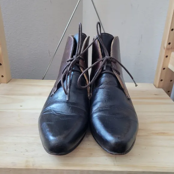 Bed Stü Cobbler Series Hollow Rustic Black Teak Booties 6.5