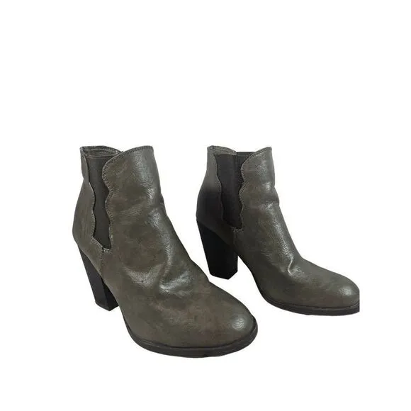 Betsey Johnson B17 'Natalie Heeled Ankle Boots Women's Size 8