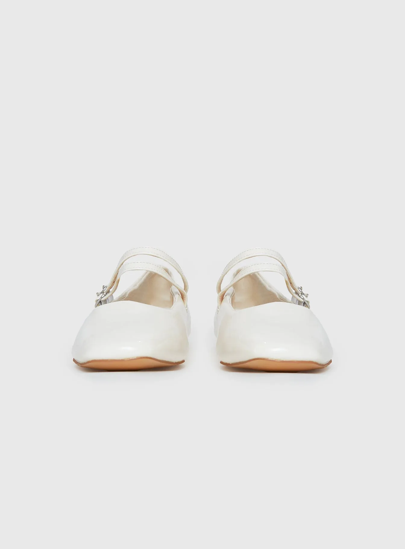 Billini Finnegan Ballet Flats Bone Patent