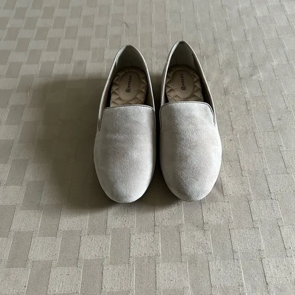 Birdies The Starling Suede Flats in Stone