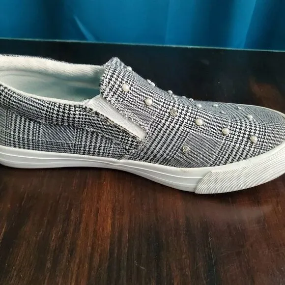 Black &amp; White BLOWFISH Canvas shoes W/Pearl &amp; Crystal details Size 8
