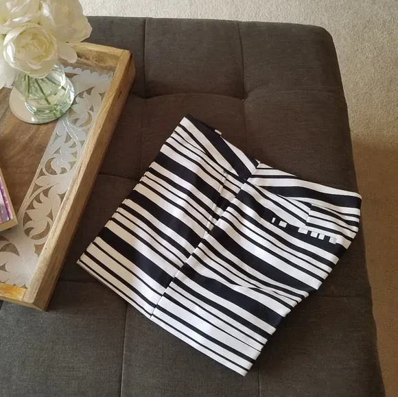 Black &amp; White Stripe Modern Fit Cuffed City Shorts Contemporary